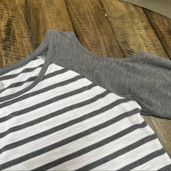 Shoulder Cutout Striped Raglan Tee - Picture 4 of 7